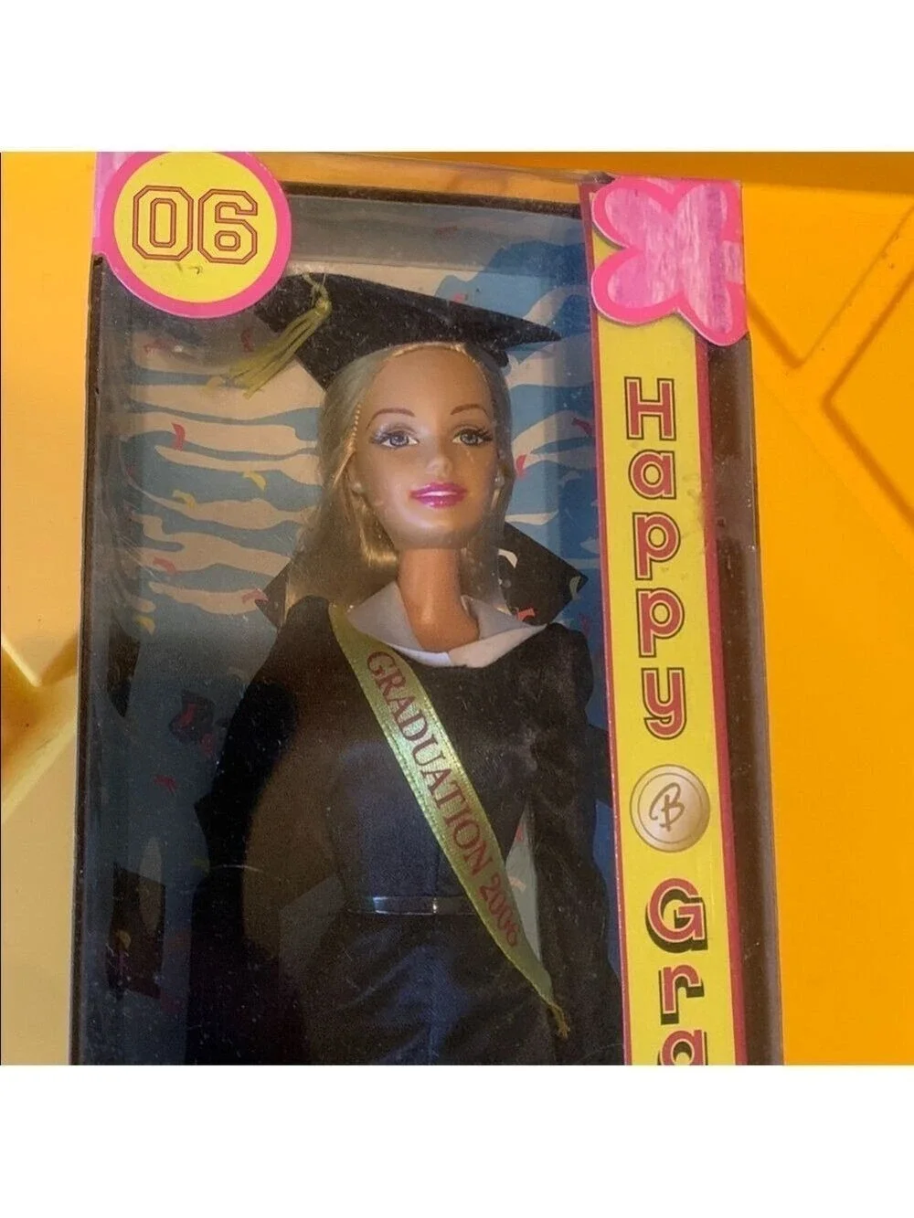 Vintage 2006 NRB Happy Graduation Barbie #H7669